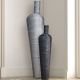 Vases déco géants éco-design AMPHORA Staygreen, hauteur 155 cm coloris argent, hauteur 108 cm coloris noir