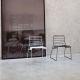 Chaises indoor outdoor noires et blanche PARK B-Line