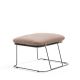 Pouf MERANO B-Line, chassis noir, tissu Revive mastic