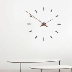 Horloge design TACON T Nomon acier graphite, 12 repères