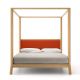 Lit baldaquin contemporain king size en chêne massif super mat BREDA Punt, tête de lit tissu mandarine