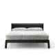 Lit contemporain queen size en chêne massif teinté gris foncé BREDA Punt, tête de lit tissu noir