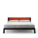 Lit contemporain king size en chêne massif teinté ébène BREDA Punt, tête de lit tissu mandarine