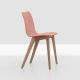 Chaise bicolore chêne massif MORPH Zeitraum, assise chêne teinté rose pastel