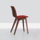 Chaise noyer massif MORPH Zeitraum, assise rembourrée cuir rouge