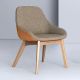 Fauteuil design chêne massif MORPH DINING Zeitraum, tissu grège medina  431 & cuir whisky