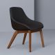 Fauteuil noyer MORPH DINING Zeitraum, tissu aubergine savanna 292 & cuir marron