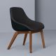 Fauteuil noyer MORPH DINING Zeitraum, tissu aubergine savanna 292 & cuir noir