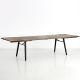 Table design rectangulaire 240 cm à rallonges ALLEY Woud, plateau chêne fumé, pieds chêne laqué noir