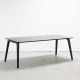 Table design 208 x 95 pieds frêne teinté noir & plateau linoléum GATE Houe