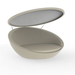 Daybed rond pivotant écru avec pare-soleil ULM Vondom, matelas et coussins coordonnés