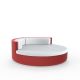 Daybed rouge ULM Vondom Ø 180 cm pivotant avec dossier fixe, coussins blancs