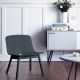Fauteuil lounge chêne teinté noir MONO et buffet VIRKA Woud