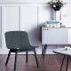 Fauteuil lounge chêne teinté noir MONO et buffet VIRKA Woud