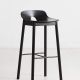 Chaise de bar MONO Woud, chêne teinté noir, assise 75 cm 