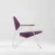 Fauteuil salon design POLYGON Prostoria, tissu violet 148 et pieds blancs