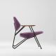 Fauteuil salon design POLYGON Prostoria, tissu violet 148 et pieds noirs