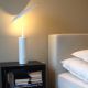 Lampe de table blanche PARASOL Innermost en lampe de chevet