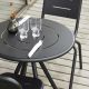 Table ronde d'extérieur RAY CAFE et chaises RAY Woud, coloris charbon