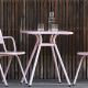 Table de jardin carrée RAY CAFE et chaies RAY Woud, coloris rose