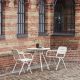 Table de jardin carrée RAY CAFE et chaises RAY Woud, coloris blanc