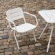 Fauteuil de jardin RAY et table carrée RAY CAFE Woud en aluminium blanc