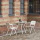 Fauteuils de jardin RAY et tables carrée RAY CAFE Woud en aluminium blanc