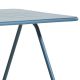 Détail plateau aluminium et piétement de la table de jardin bleue 220 cm RAY Woud