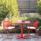 Tables carrées 80 x 80 cm et fauteuils rouges DARWIN Emu