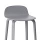 Chaise de bar bois teinté gris clair VISU Muuto