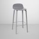 Chaise de bar bois teinté gris clair, assise 75cm VISU Muuto