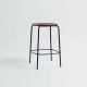 Tabouret de bar assise 65 en noyer massif OKITO STOOL Zeitraum