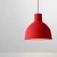 Suspension design en silicone UNFOLD rouge Muuto