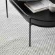 Tapis TACT coloris blanc et table basse Verde Woud