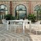 Table GRANDE ARCHE en aluminium blanc, chaises et fauteuils blancs FOREST Fast