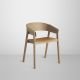 Chaise COVER chêne, assise cuir cognac Muuto