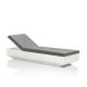 Bain de soleil VELA Vondom, chassis blanc et matelas Crevin steel