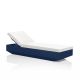 Bain de soleil VELA Vondom, chassis bleu marine et matelas Nautical blanc