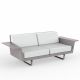 Canapé droit 2 places DELTA Vondom, chassis taupe et coussins crevin blanc