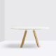 Table ARKI ronde pieds chêne Pedrali, coloris blanc Ø 159 cm