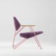 Fauteuil salon design POLYGON Prostoria, tissu violet 148 et pieds rose clair
