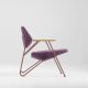 Fauteuil salon design POLYGON Prostoria, tissu violet 148 et pieds terracotta