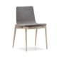 Chaise MALMÖ 391, frêne blanchi, tissu gris clair Pedrali