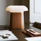 Lampe de table NOVA Woud, piétement noyer