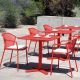 Tables carrées pliantes 70 x 70 cm et fauteuils rouges DARWIN Emu
