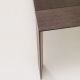 Détail pied table extensible chêne teinté wengé SURFACE Pedrali