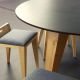 Table ronde plateau Dekton Keranium, pieds frêne OM 3 Mjiila