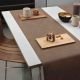 Chemin de table cuir recyclé Nupo brun RUNNER Lind DNA