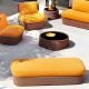 Daybed banc multicolore orange et salon de jardin KENTE Varaschin