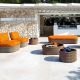 Daybed banc multicolore orange et salon de jardin KENTE Varaschin